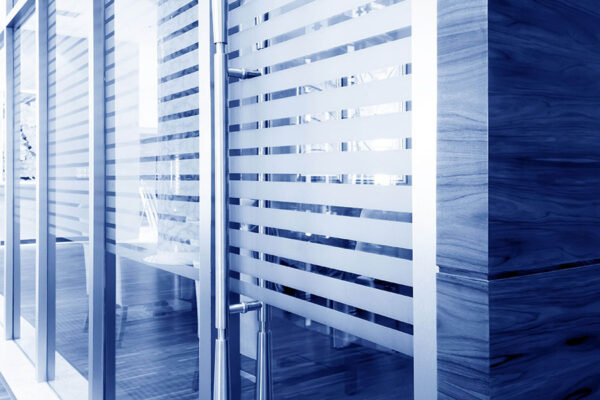 sessner-folierungen-06 Meetingraum Folierung der Glastüren und Wände