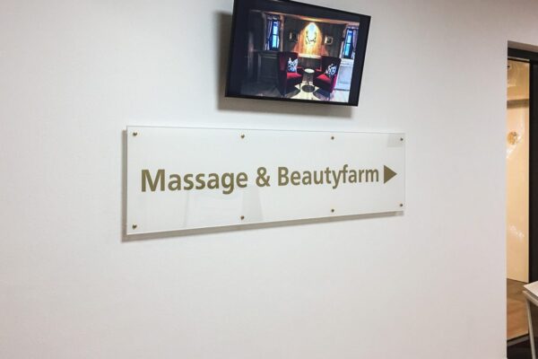 sessner-leitsysteme-beschilderung-innen-05 sessner-leitsysteme-beschilderung-innen-05