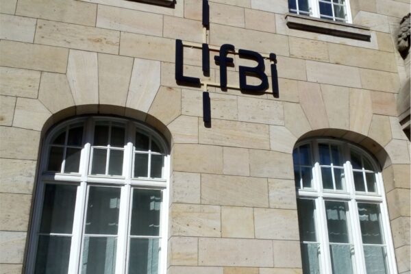 Fassadenbeschriftung Fassadenbeschriftung