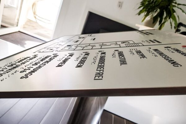 sessner-leistungen-taktile-beschilderung-04 sessner-leistungen-taktile-beschilderung-04